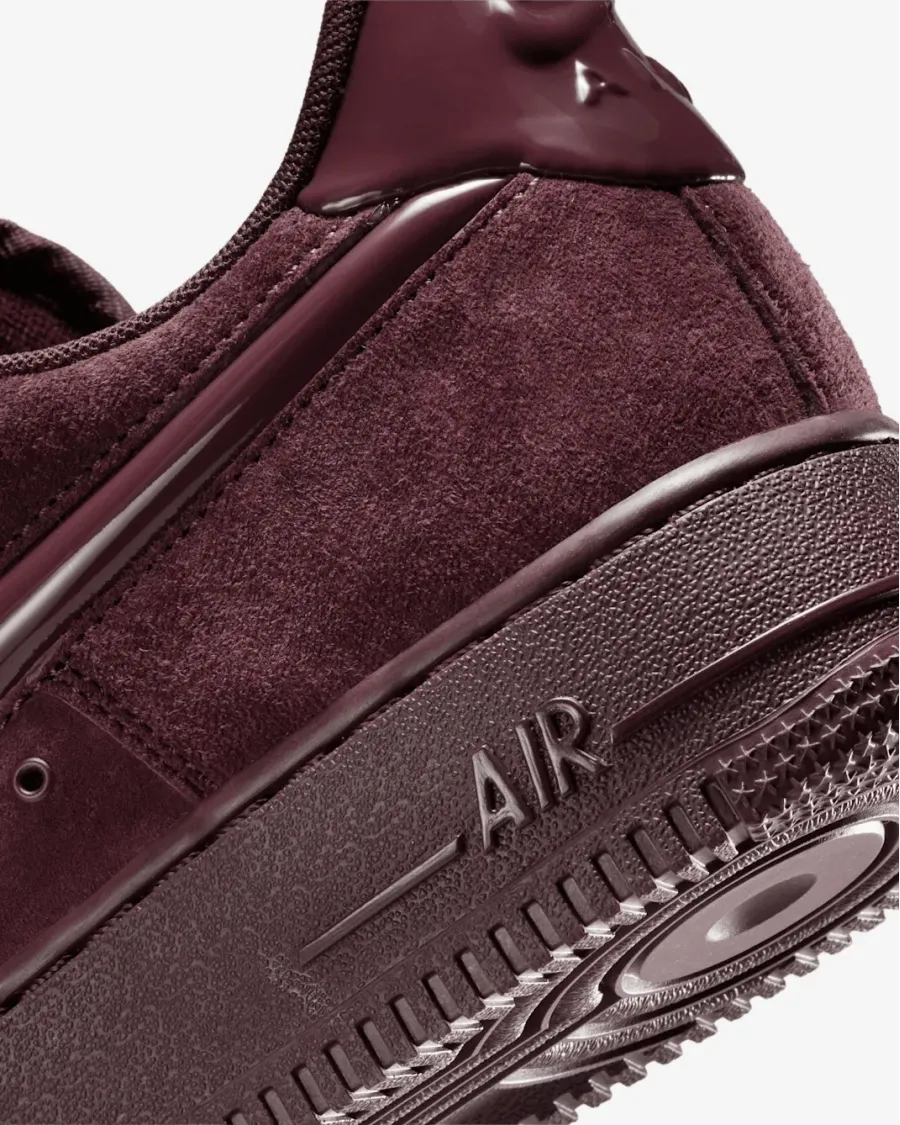 Кросівки Nike Air Force 1 07 HV4406-600