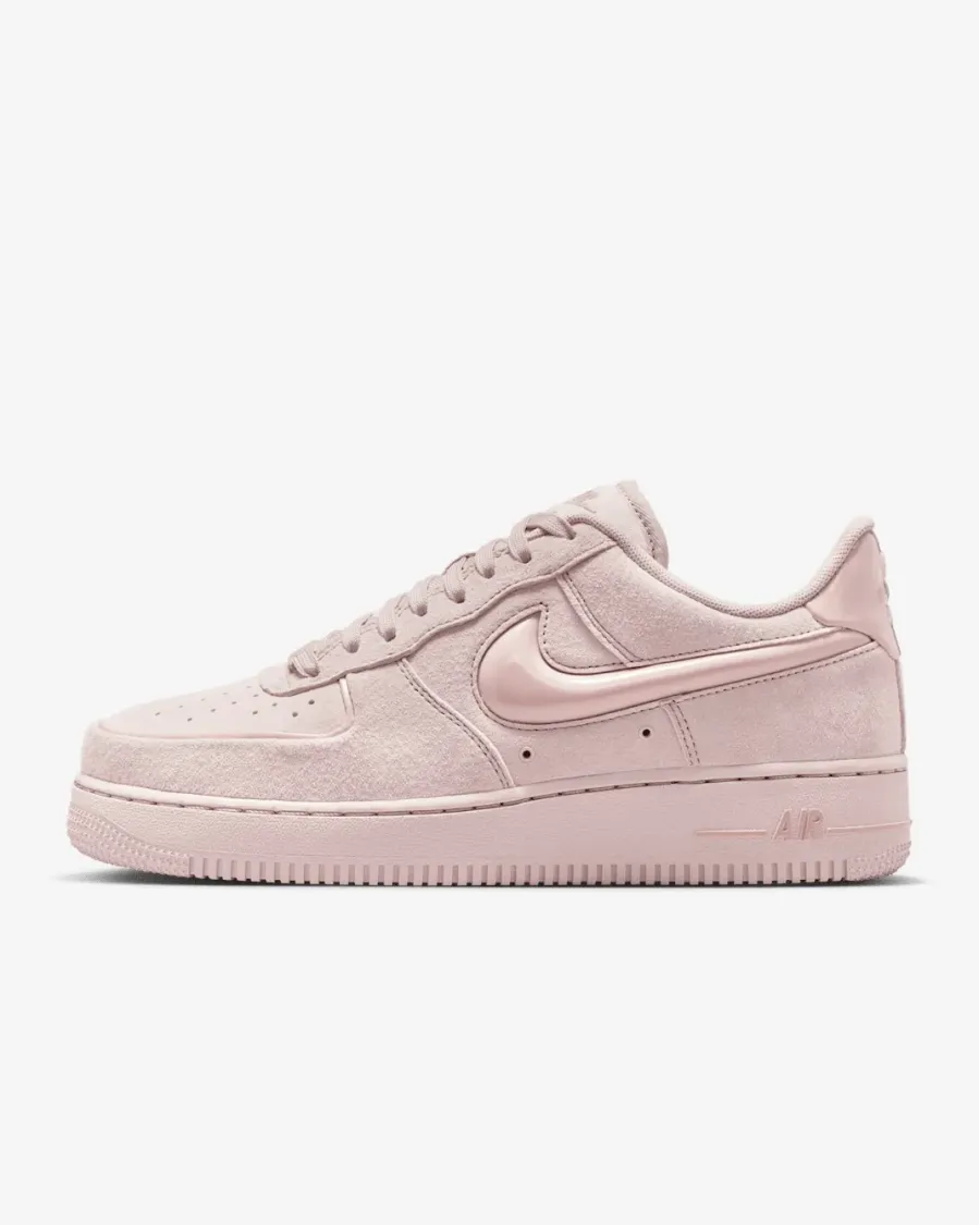 Кросівки Nike Air Force 1 07 HV4406-601