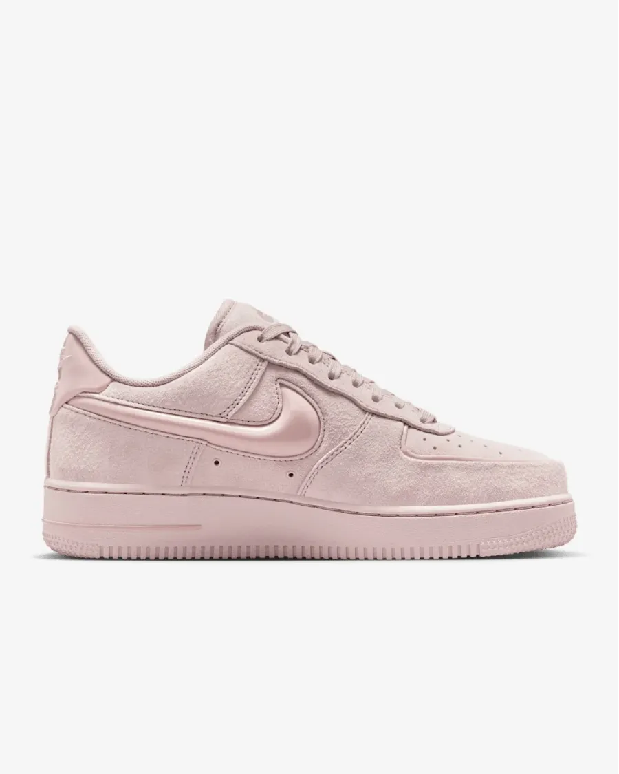 Кросівки Nike Air Force 1 07 HV4406-601