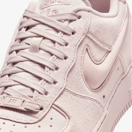 Кросівки Nike Air Force 1 07 HV4406-601