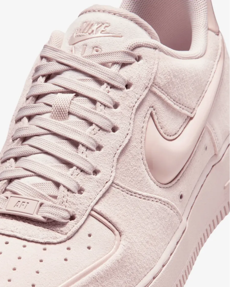 Кросівки Nike Air Force 1 07 HV4406-601