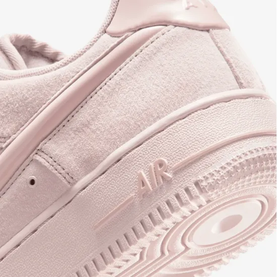 Кросівки Nike Air Force 1 07 HV4406-601