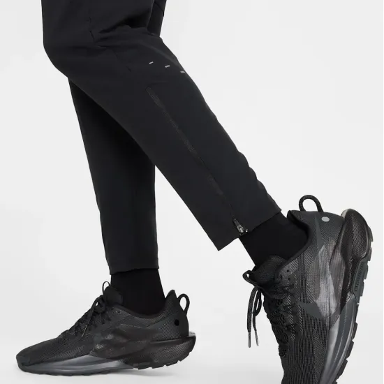 Штани Nike Dri-FIT Stride Woven HV4544-010