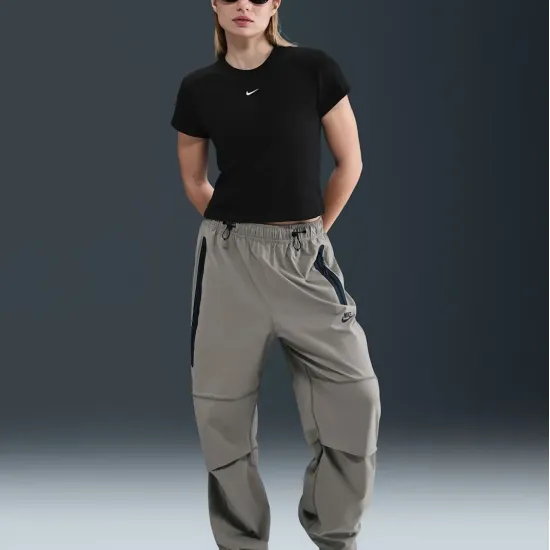 Футболка Nike Sportswear Tight Ribbed Short-Sleeve HV4994-010