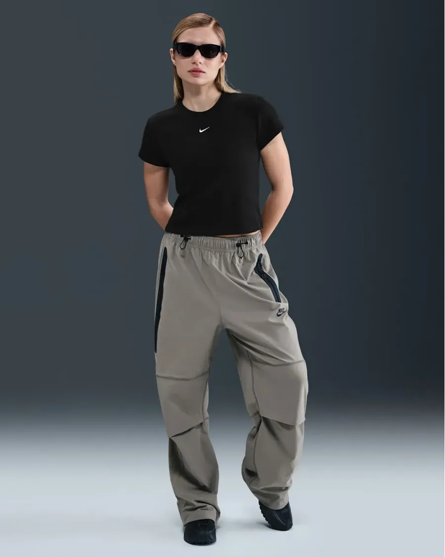Футболка Nike Sportswear Tight Ribbed Short-Sleeve HV4994-010