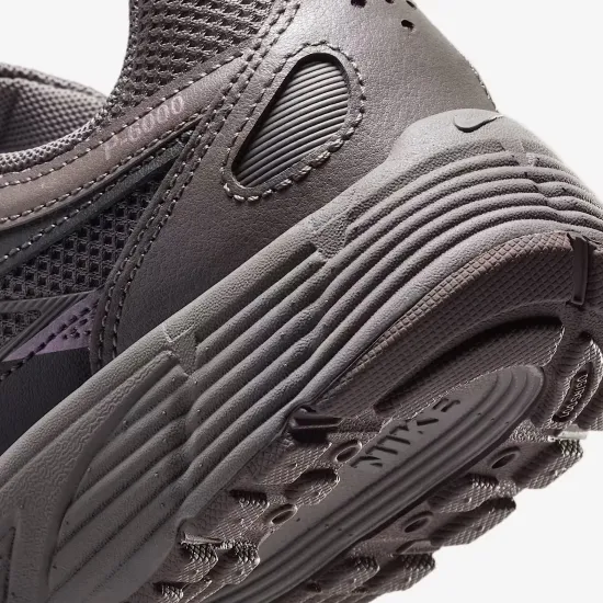Кросівки Nike P-6000 HV5064-200