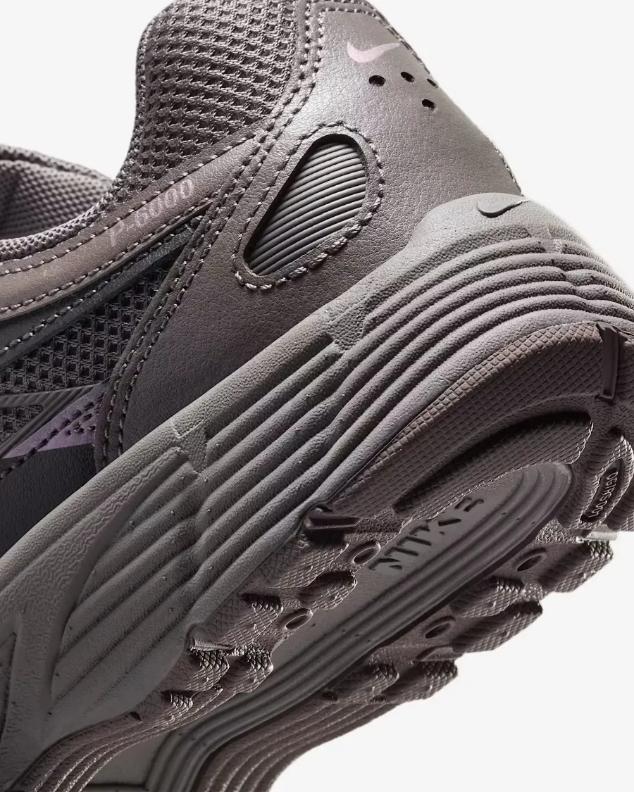 Кросівки Nike P-6000 HV5064-200