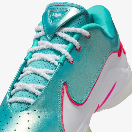 Кросівки Nike LeBron XXII Limelight HV5148-600
