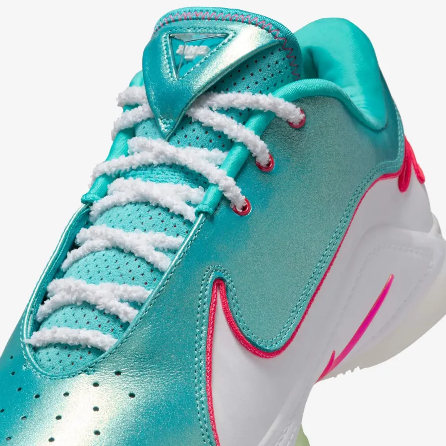 Кросівки Nike LeBron XXII Limelight HV5148-600