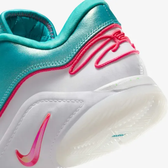 Кросівки Nike LeBron XXII Limelight HV5148-600