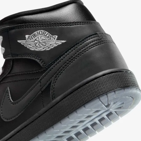 Кросівки Nike Air Jordan 1 Mid SE HV5180-010