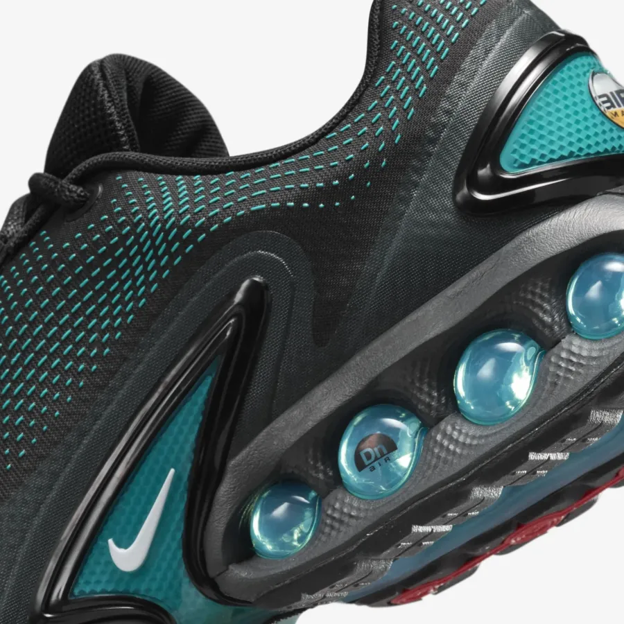 Кросівки Nike Air Max DN Essential HV5235-001