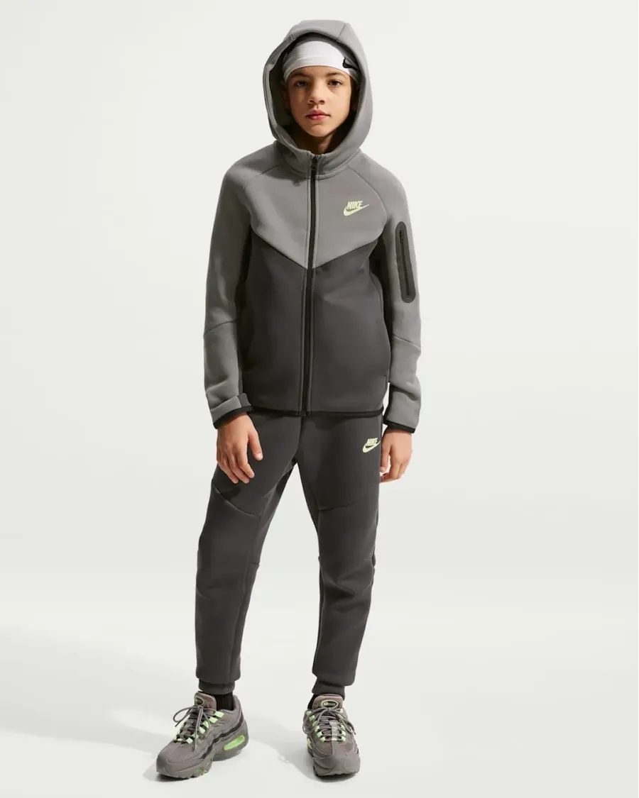 Костюм Nike Sportswear Tech Fleece Full-Zip HV5867-015_HV5869-061