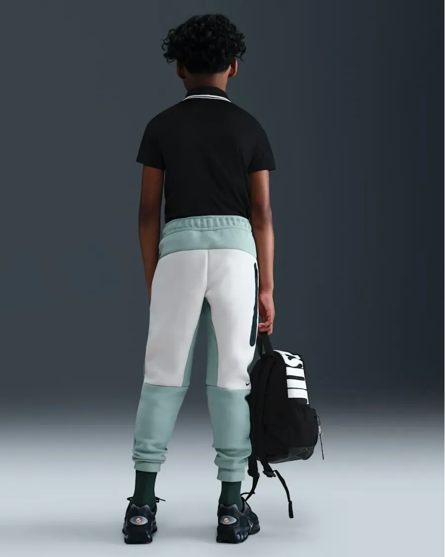 Штани Nike Sportswear Tech Fleece Joggers HV5869-054