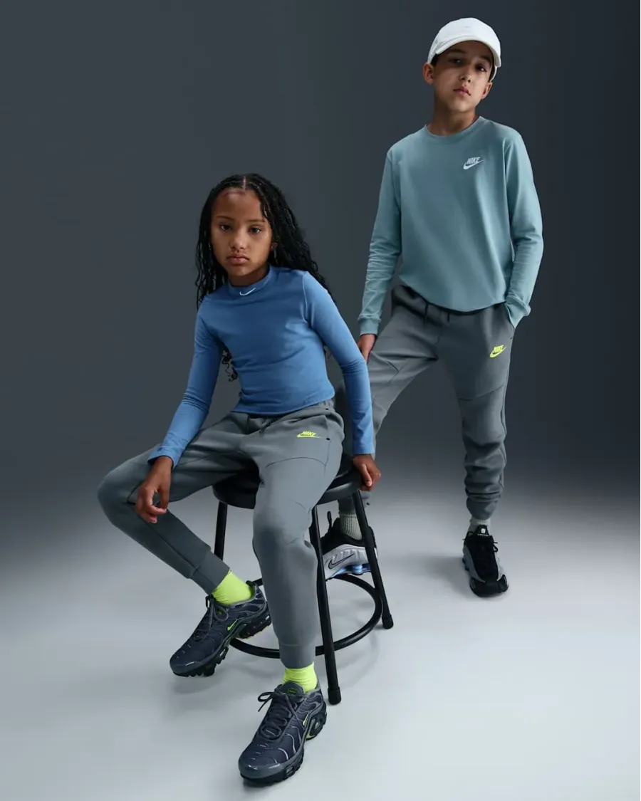 Штани Nike Sportswear Tech Fleece Joggers HV5869-060