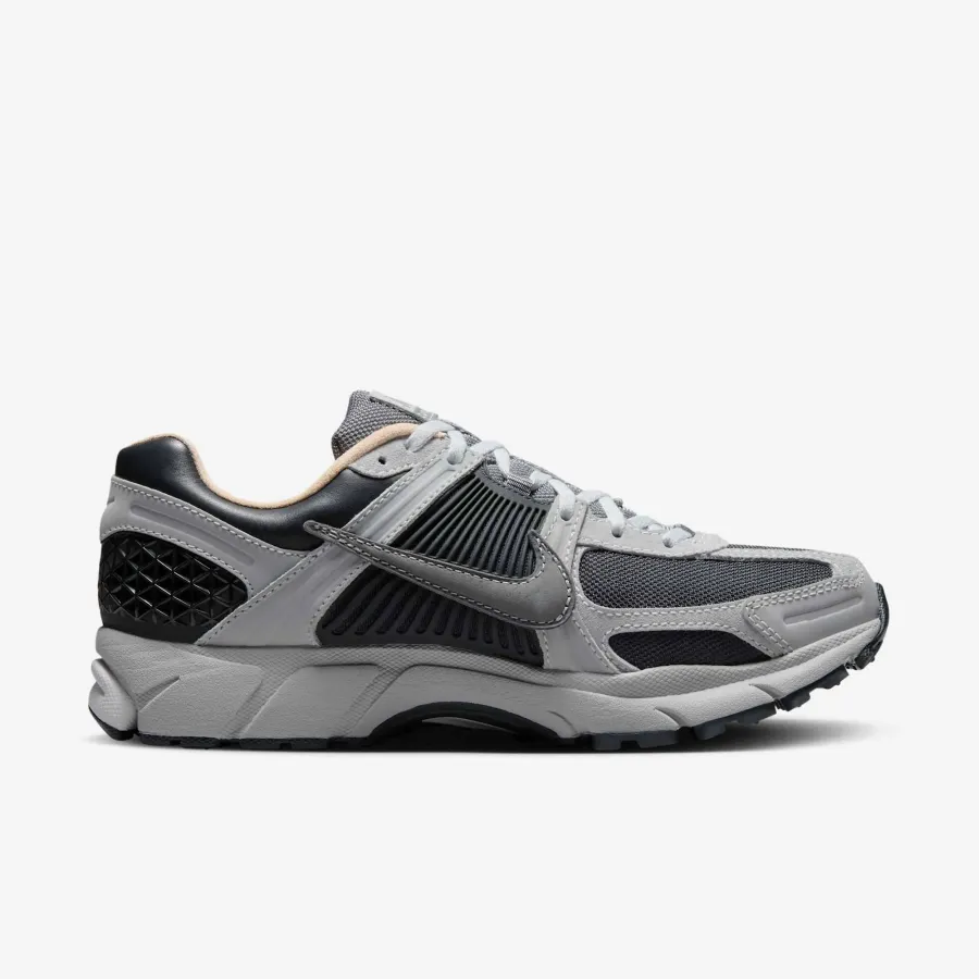 Кросівки Nike Zoom Vomero 5 HV5982-001
