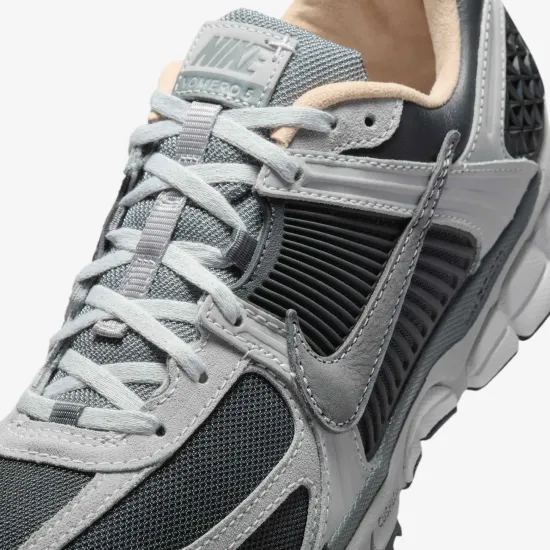 Кросівки Nike Zoom Vomero 5 HV5982-001