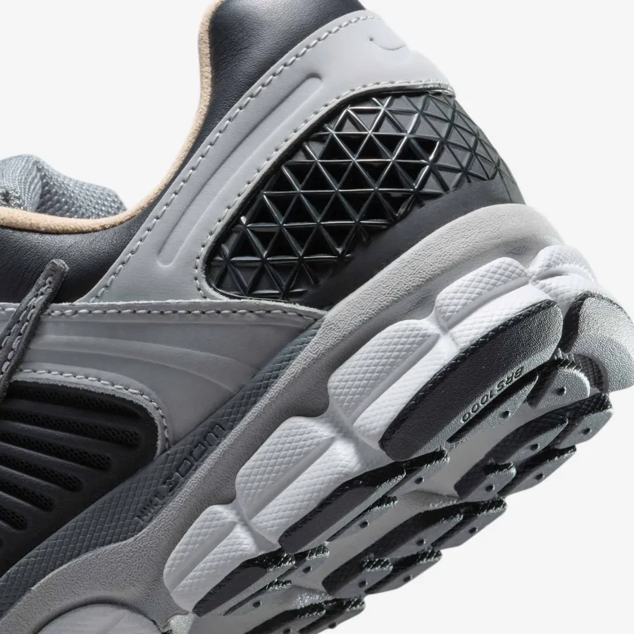 Кросівки Nike Zoom Vomero 5 HV5982-001