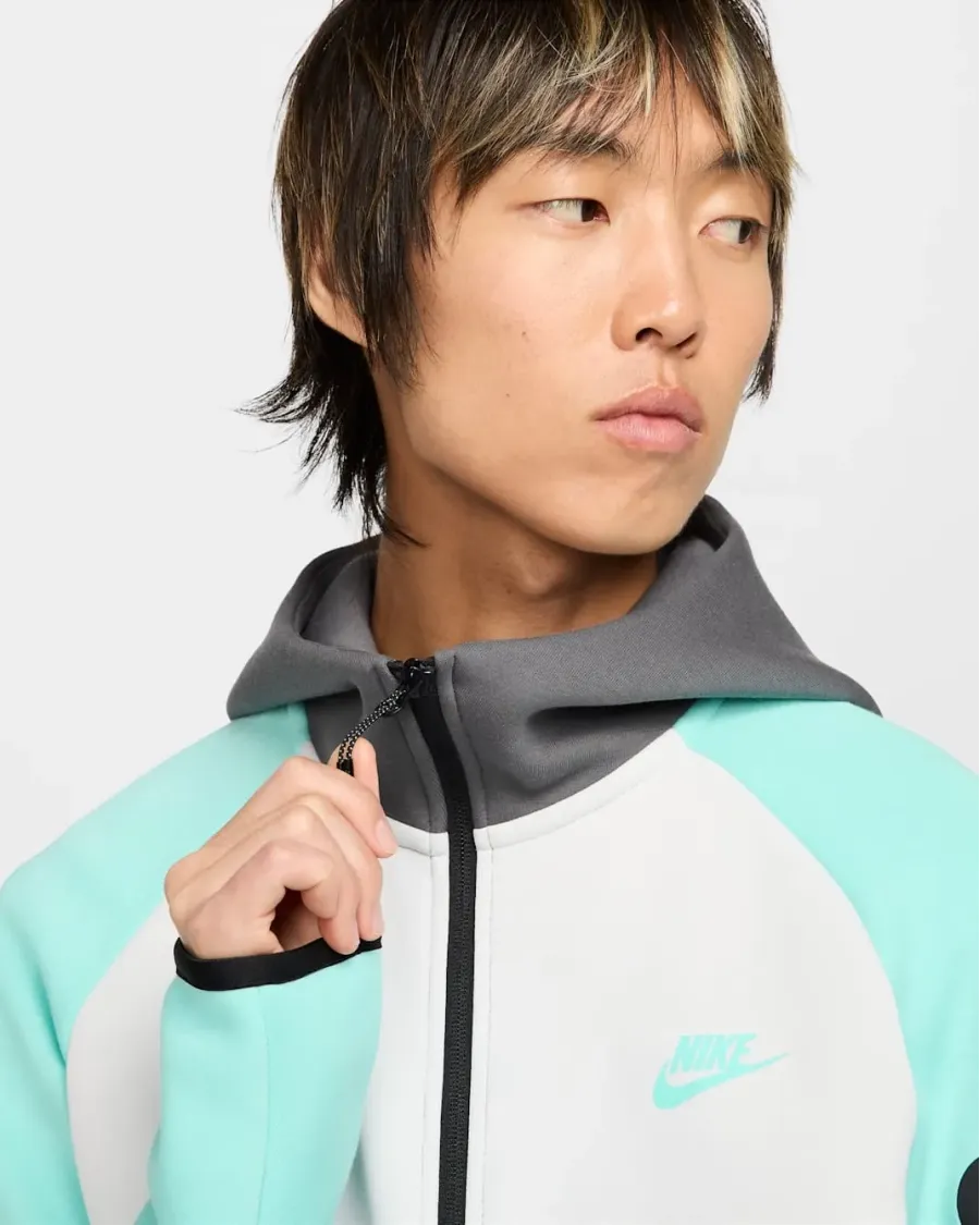 Куртка Nike Sportswear Tech Fleece Full-Zip Windrunner HV6512-068