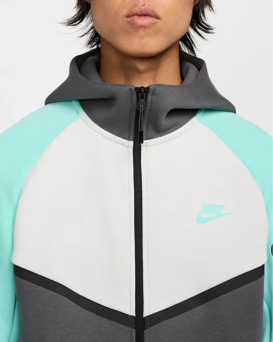 Куртка Nike Sportswear Tech Fleece Full-Zip Windrunner HV6512-068