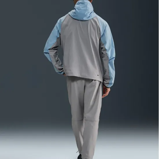 Куртка Nike Tech Woven Full-Zip Windrunner HV6514-012