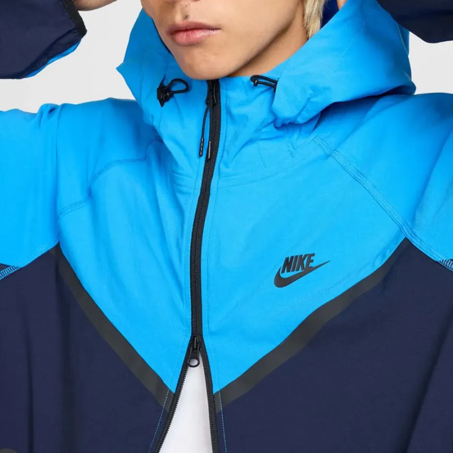 Куртка Nike Tech Woven Full-Zip Windrunner HV6514-451