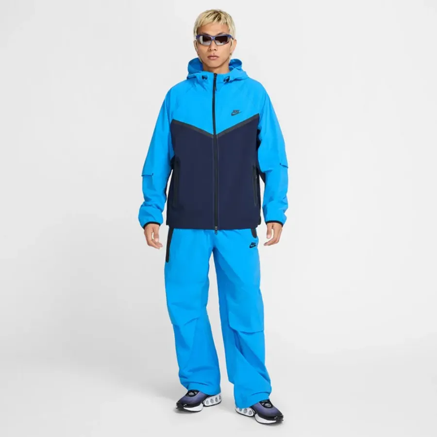 Куртка Nike Tech Woven Full-Zip Windrunner HV6514-451