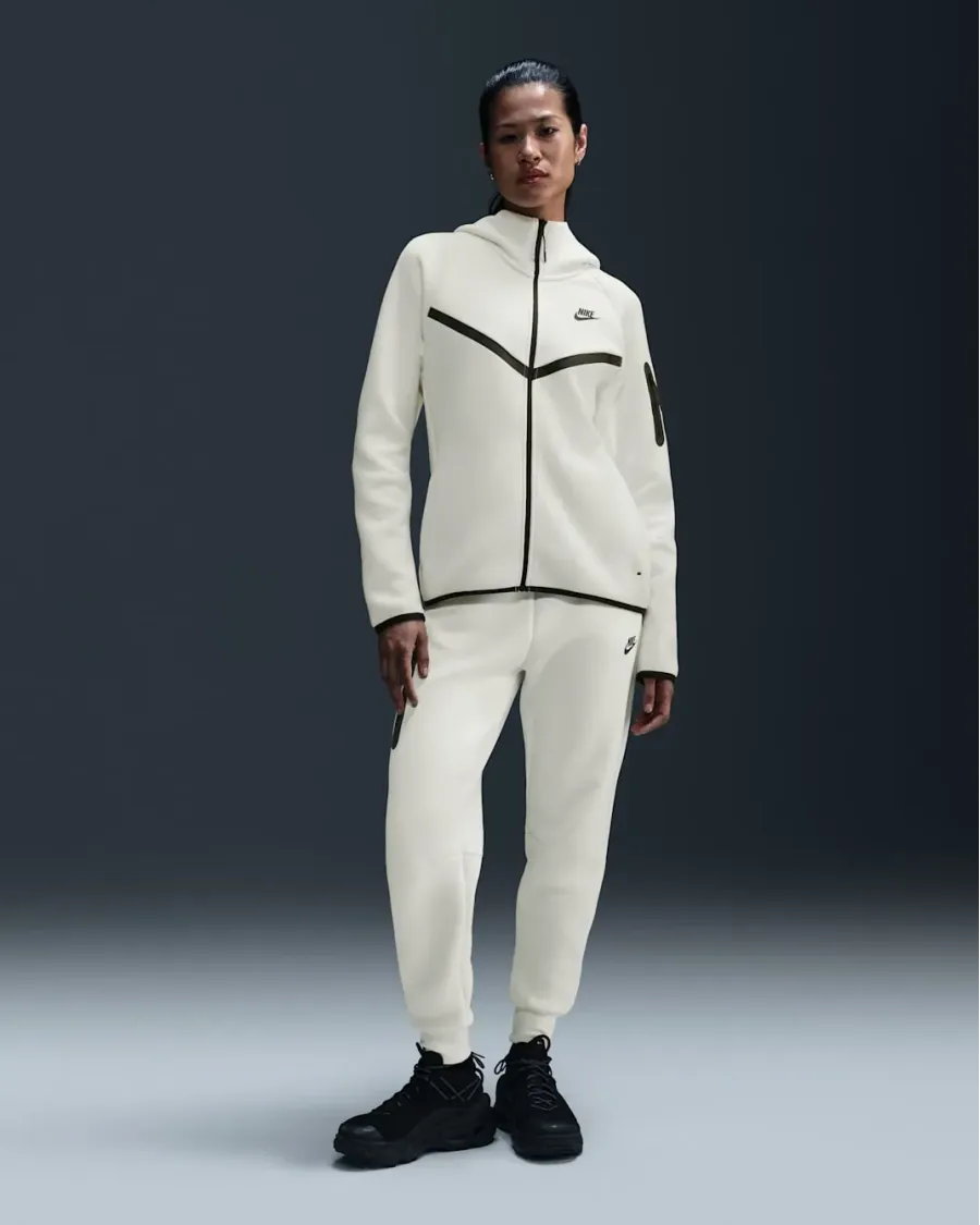 Костюм Nike Sportswear Tech Fleece Windrunner Full‑Zip HV6747-110_HV6779-110