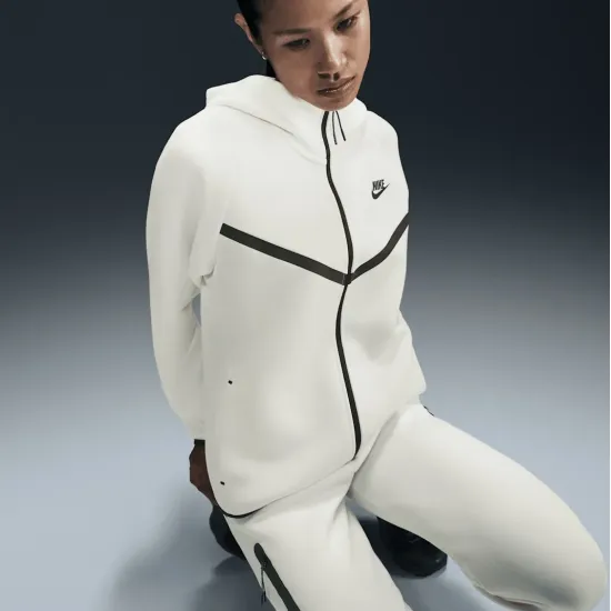 Костюм Nike Sportswear Tech Fleece Windrunner Full‑Zip HV6747-110_HV6779-110