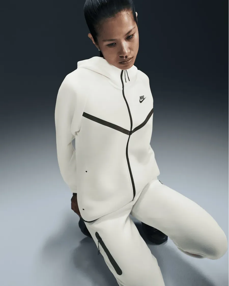 Костюм Nike Sportswear Tech Fleece Windrunner Full‑Zip HV6747-110_HV6779-110