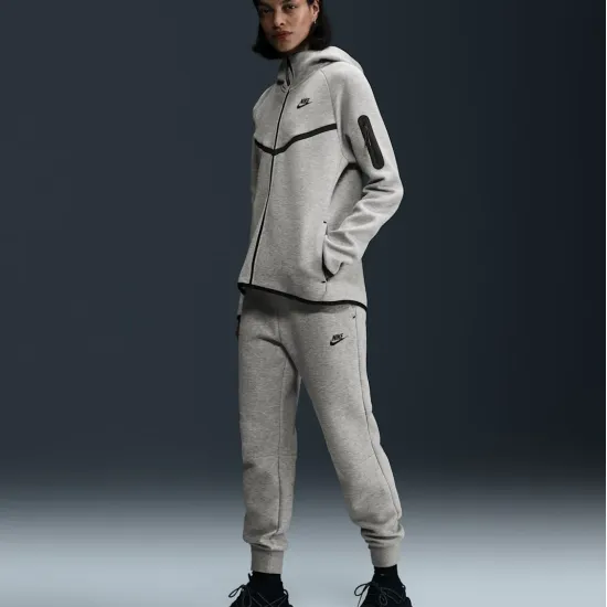 Штани Nike Sportswear Tech Fleece Mid-Rise HV6779-063