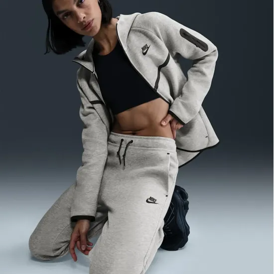 Штани Nike Sportswear Tech Fleece Mid-Rise HV6779-063