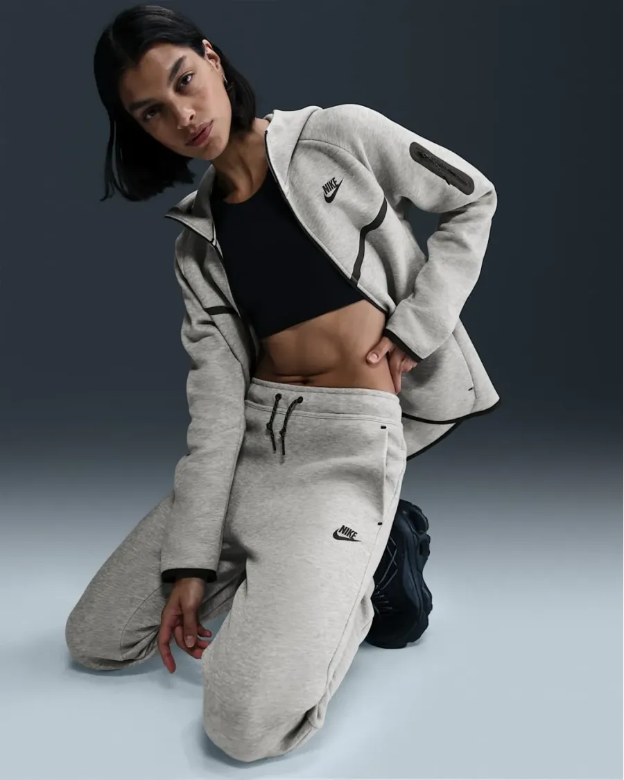 Штани Nike Sportswear Tech Fleece Mid-Rise HV6779-063
