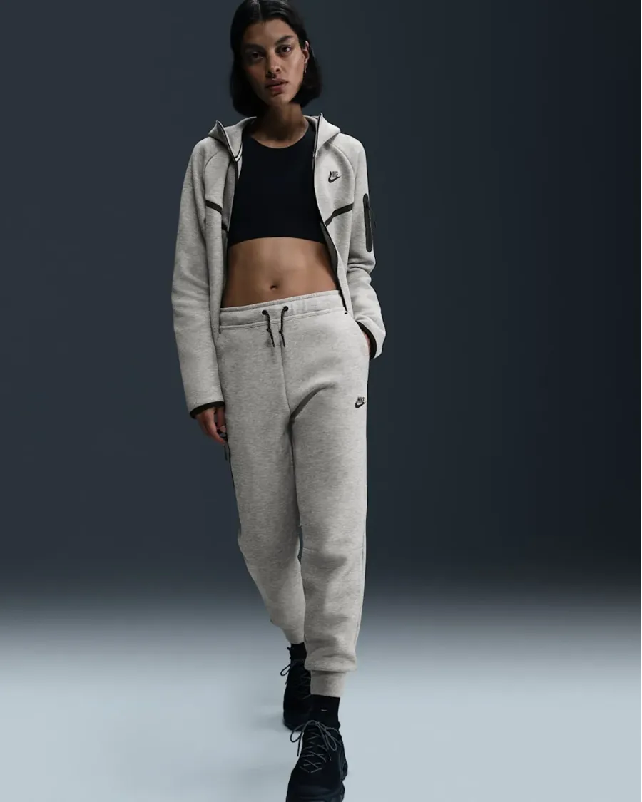 Штани Nike Sportswear Tech Fleece Mid-Rise HV6779-063