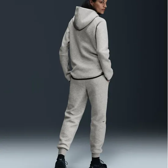Штани Nike Sportswear Tech Fleece Mid-Rise HV6779-063