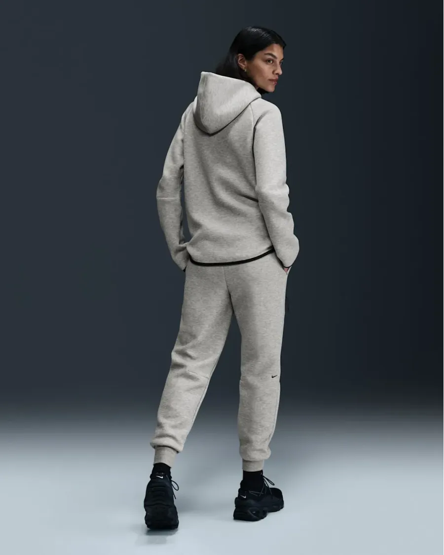 Штани Nike Sportswear Tech Fleece Mid-Rise HV6779-063