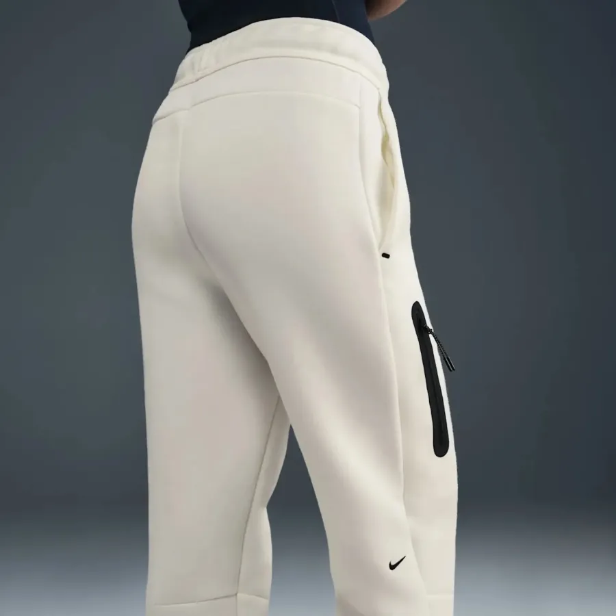 Штани Nike Sportswear Tech Fleece Mid-Rise HV6779-133