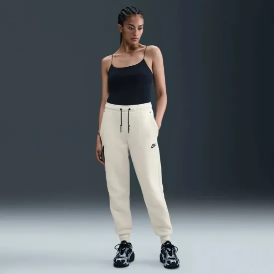 Штани Nike Sportswear Tech Fleece Mid-Rise HV6779-133