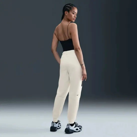 Штани Nike Sportswear Tech Fleece Mid-Rise HV6779-133
