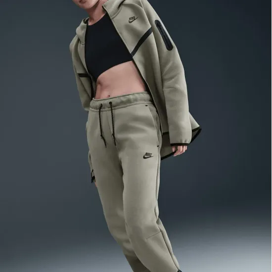 Штани Nike Sportswear Tech Fleece Mid-Rise HV6779-320