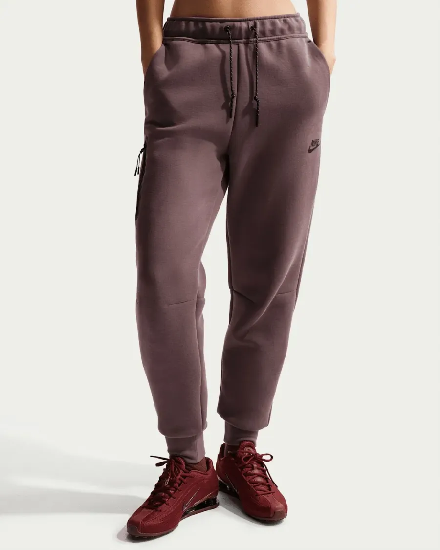 Штани Nike Sportswear Tech Fleece Mid-Rise HV6779-502