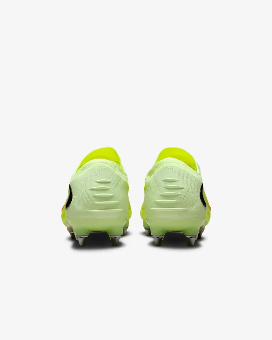 Бутси Nike Phantom 6 Low Elite SG-Pro HV8988-800
