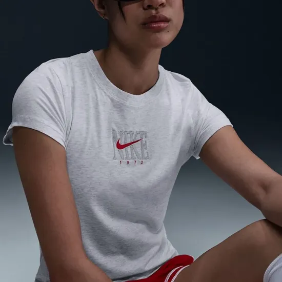 Футболка Nike Sportswear Slim Short-Sleeve Graphic Tee IB2444-051