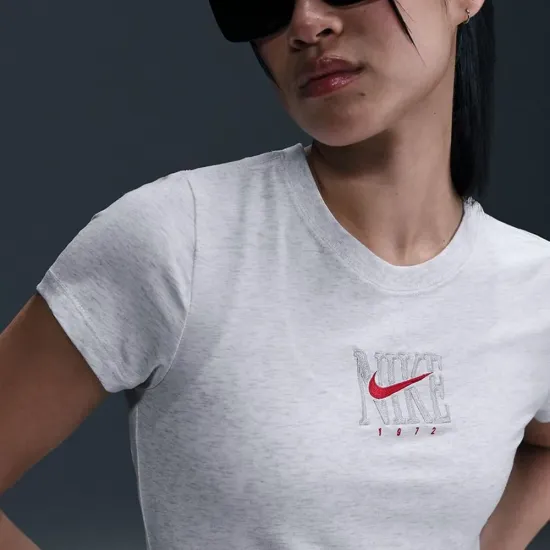 Футболка Nike Sportswear Slim Short-Sleeve Graphic Tee IB2444-051