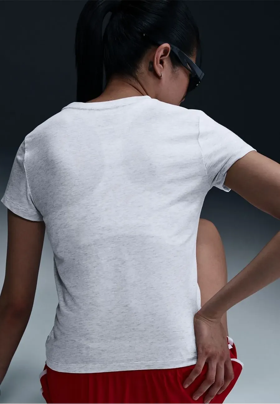 Футболка Nike Sportswear Slim Short-Sleeve Graphic Tee IB2444-051