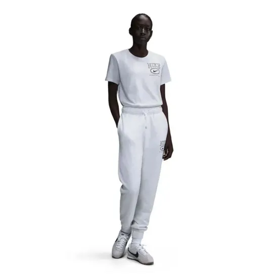 Футболка Nike Sportswear Club IB2447-051