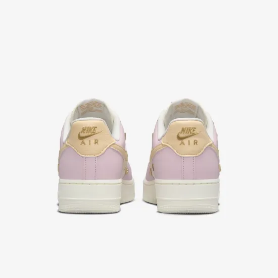 Кросівки Nike Air Force 1 '07 LX IB2574-600