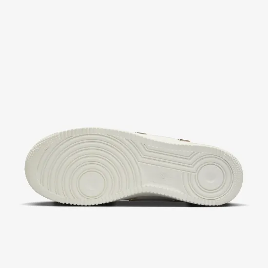 Кросівки Nike Air Force 1 '07 LX IB2574-600