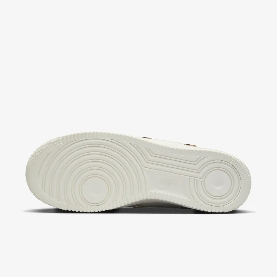 Кросівки Nike Air Force 1 '07 LX IB2574-600