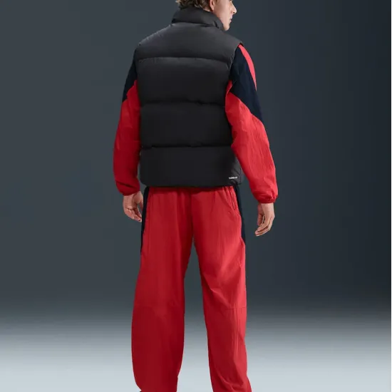 Жилетка Nike Club Puffer Vest 650 IB2977-010